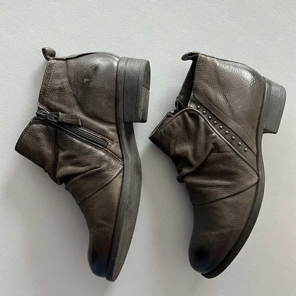 New Miz Mooz Women's Snap Wide Bootie in Ash Size 38 Wide